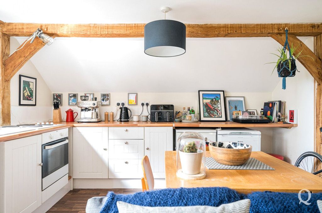 Property photo 2 of 13 Eaf1d2c9-9089-4A2...