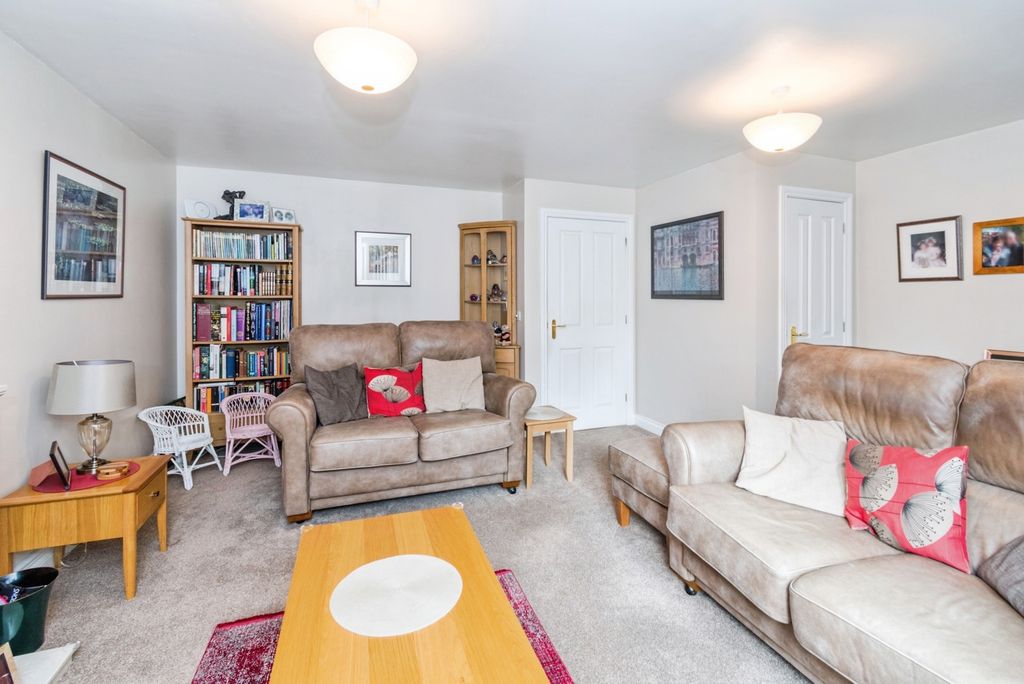 Property photo 3 of 17 Photo
