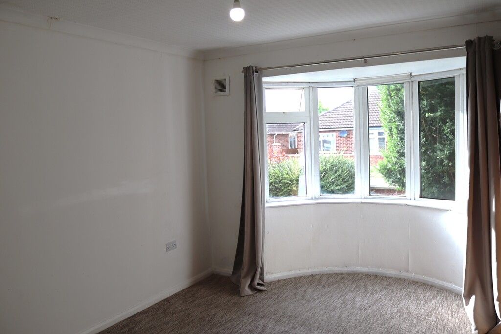 Property photo 3 of 12 108 Lettings