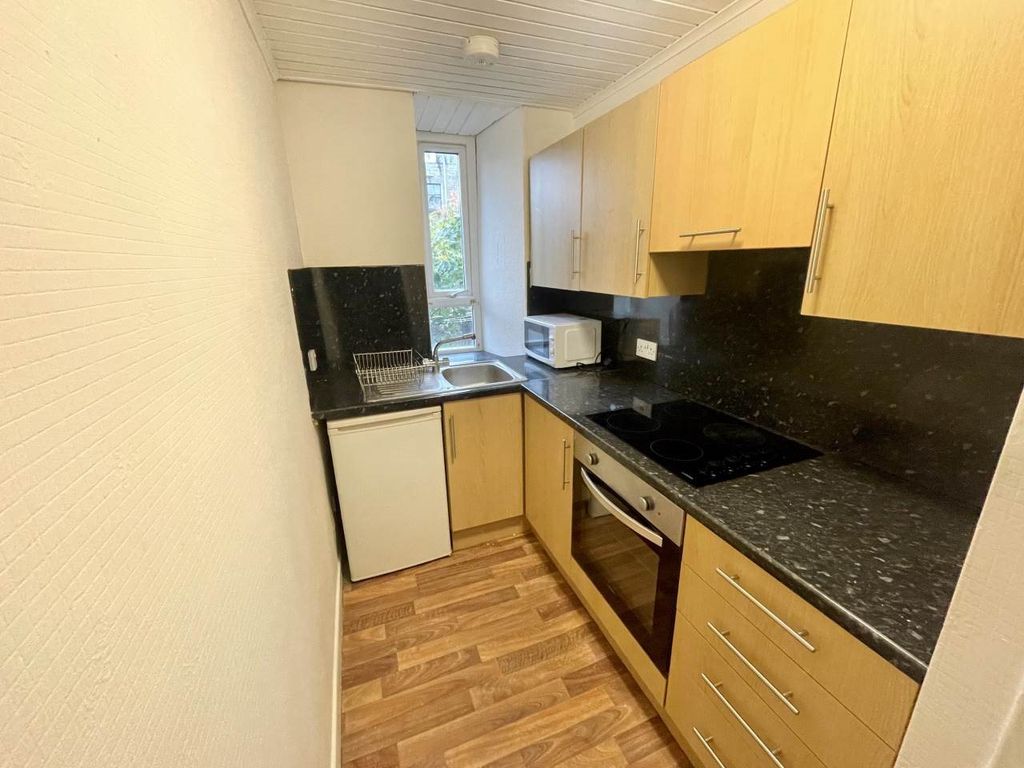 Property photo 3 of 5 Kitchen
