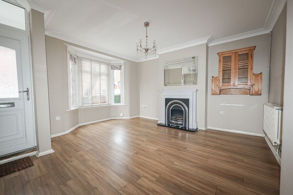 Property photo 2 of 12 4820503