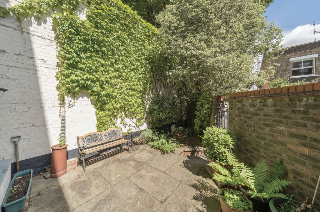 Property photo 3 of 17