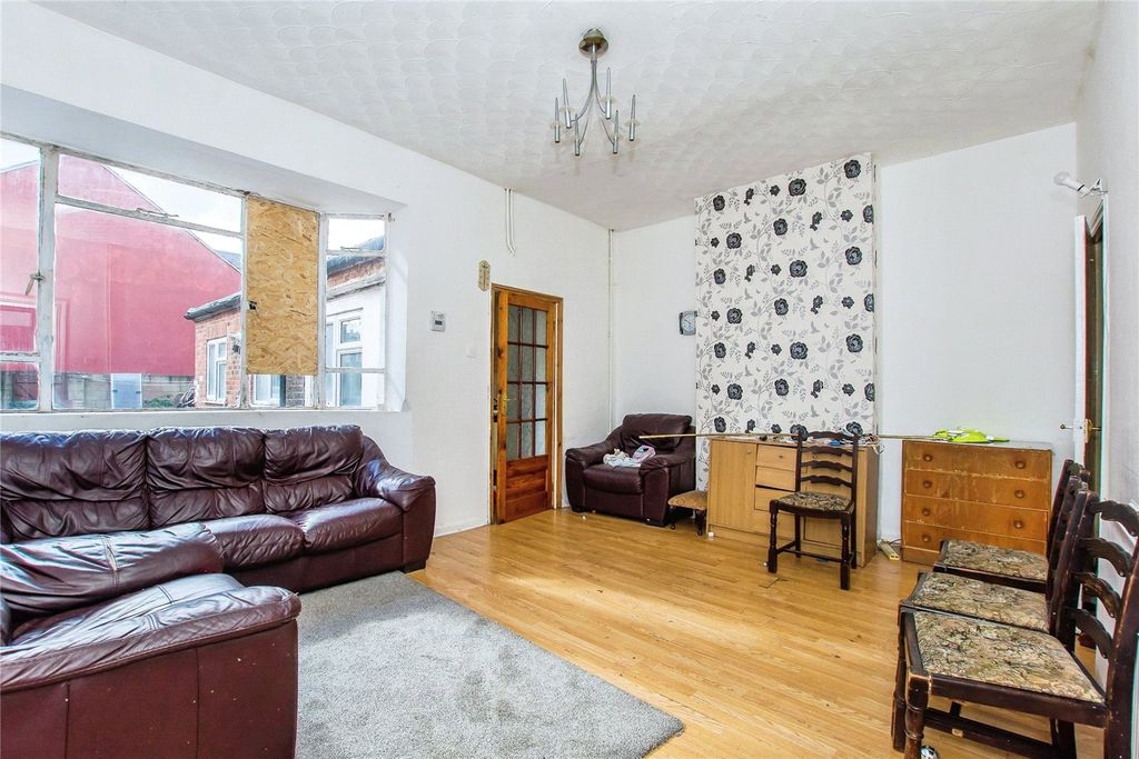 Property photo 2 of 11 Picture No. 01