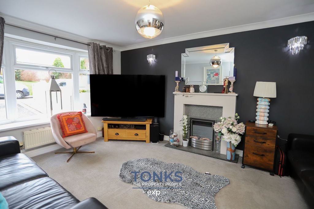 Property photo 3 of 23