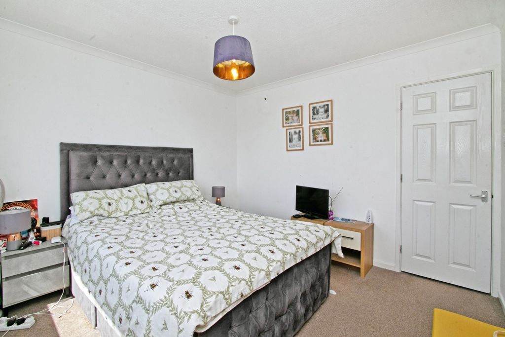 Property photo 2 of 16 Photo