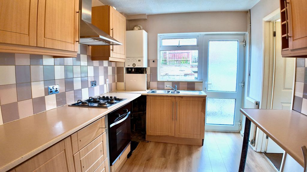 Property photo 2 of 19