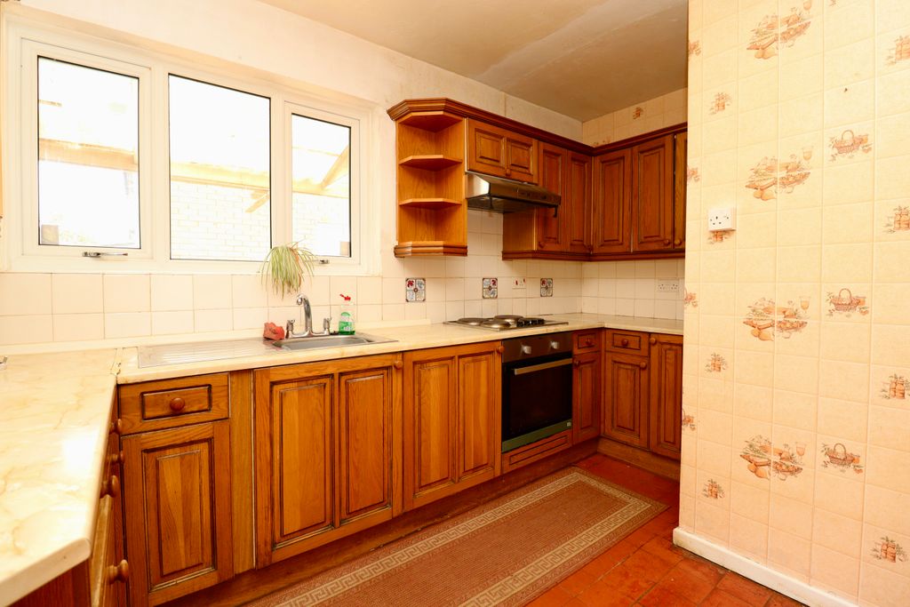 Property photo 2 of 14 Img_8573