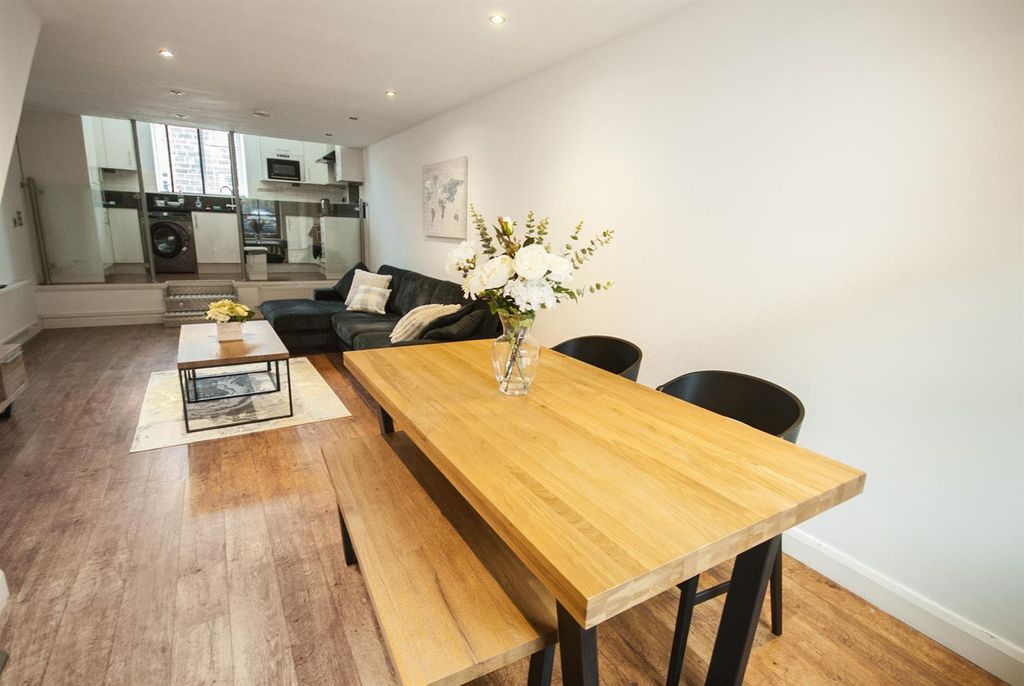 Property photo 3 of 12 Crowleila4.Jpg