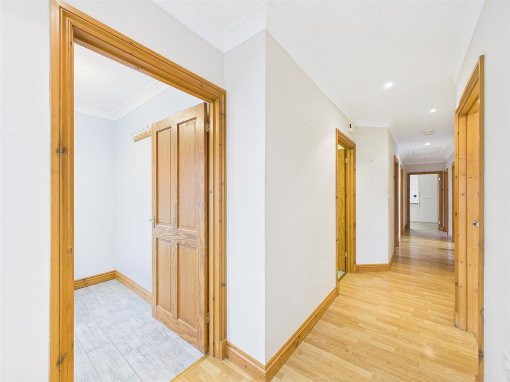 Property photo 2 of 17 Cam04045G0-Pr0075-Still001.Jpg