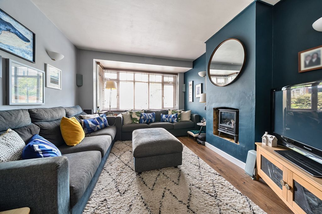 Property photo 2 of 15 1297553-9-682F2Df...