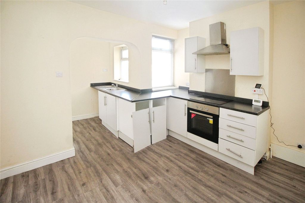 Property photo 2 of 11 Picture No. 14