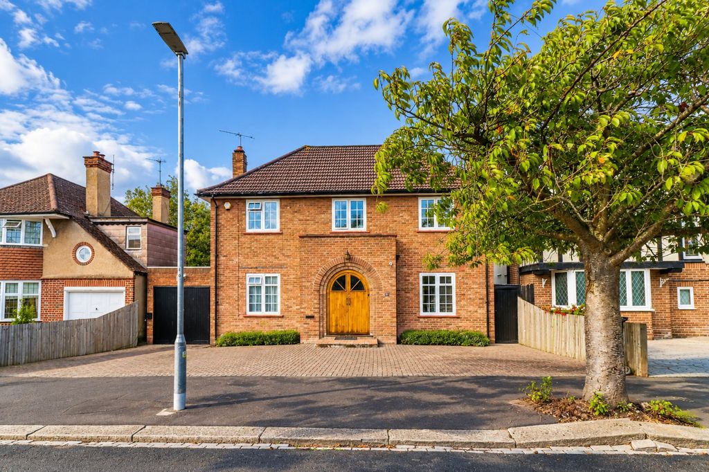 Property photo 1 of 35