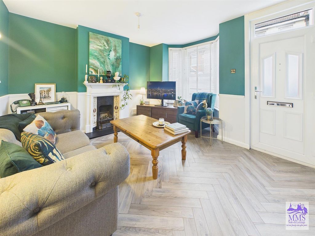 Property photo 2 of 15 Cam04098G0-Pr0172-Still001.Jpg