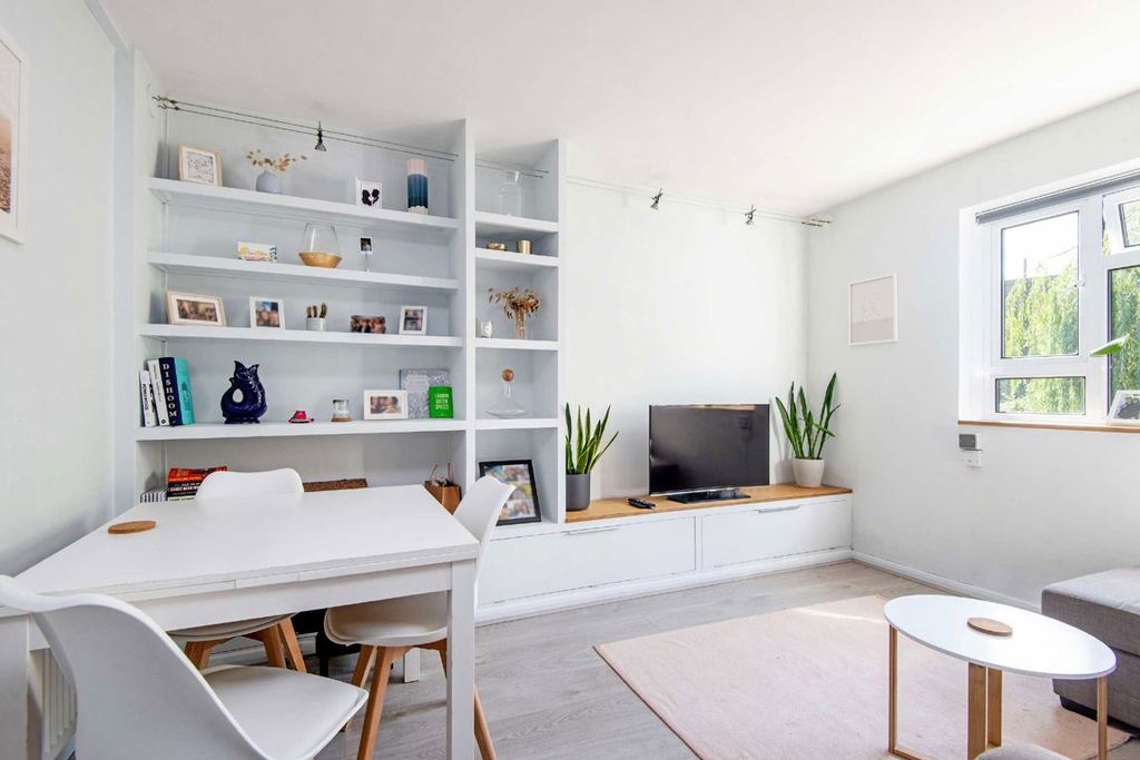 Property photo 3 of 7