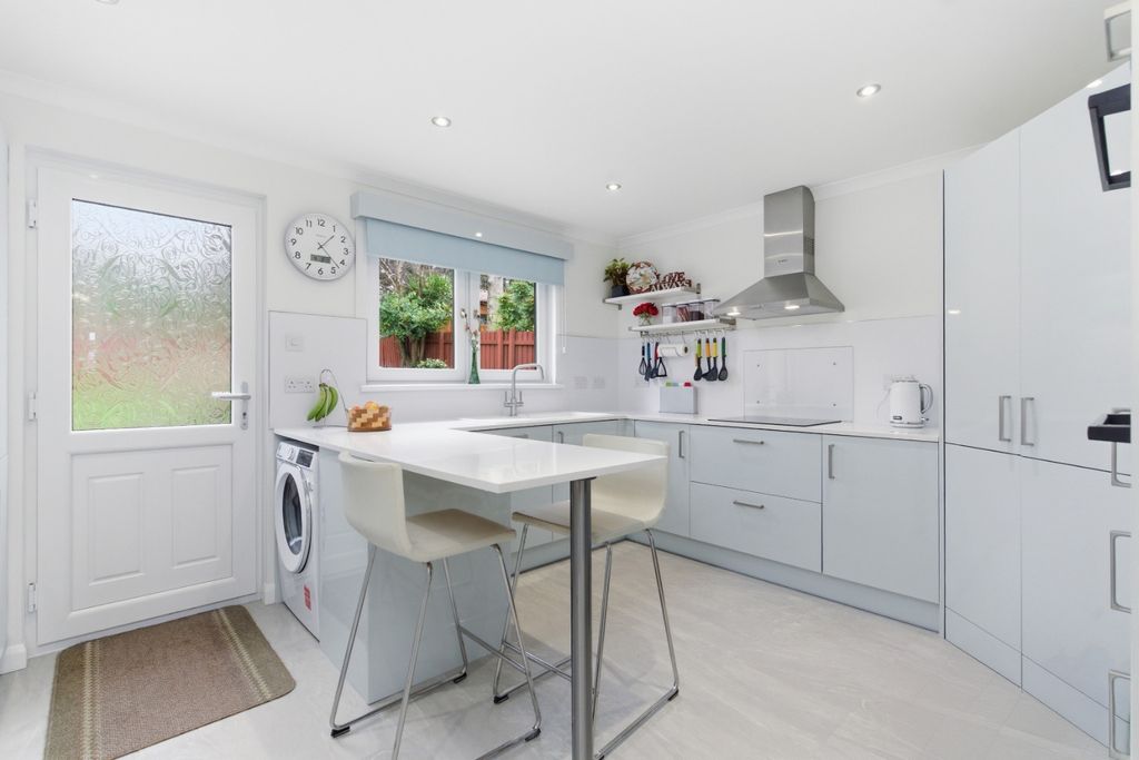 Property photo 2 of 37 5026842