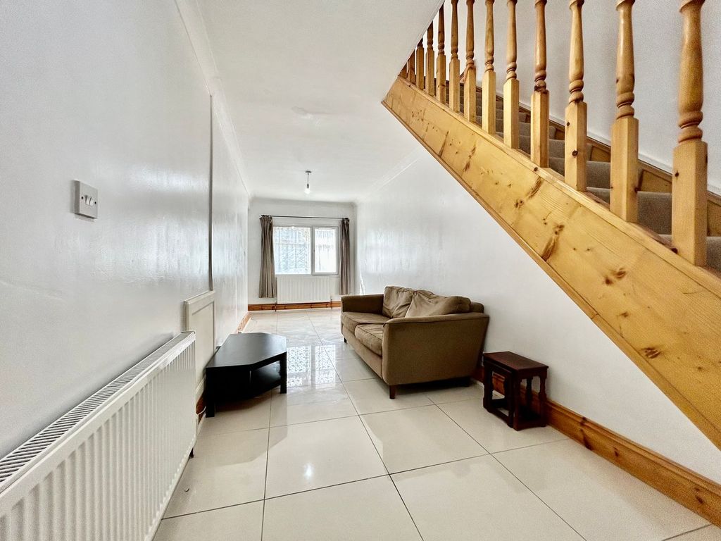 Property photo 2 of 4