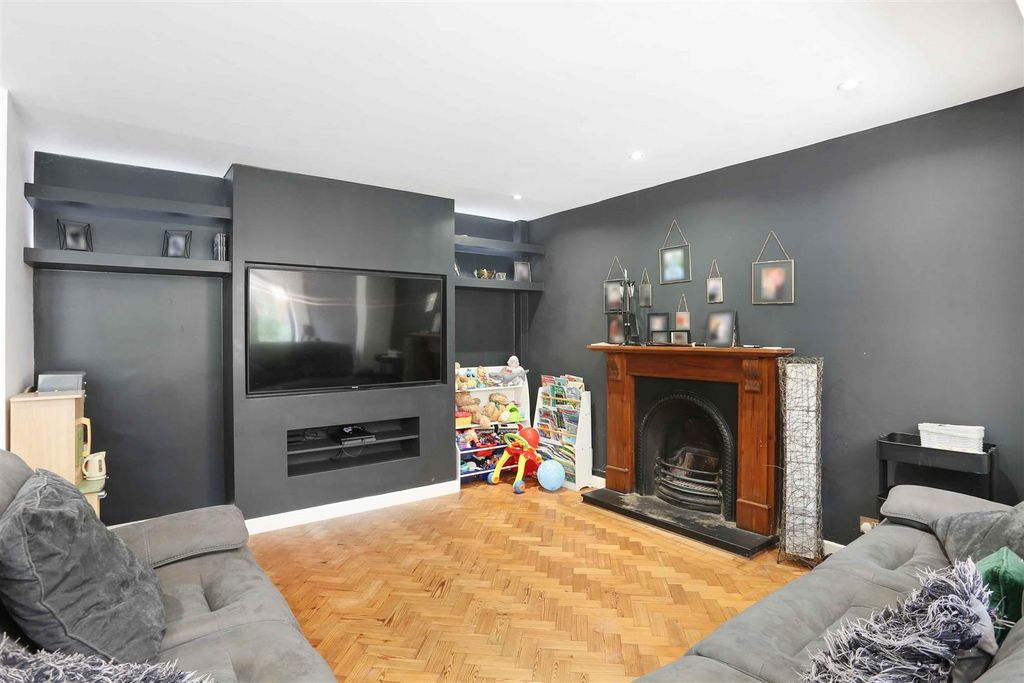 Property photo 3 of 35 1129690875 - 23.Jpg