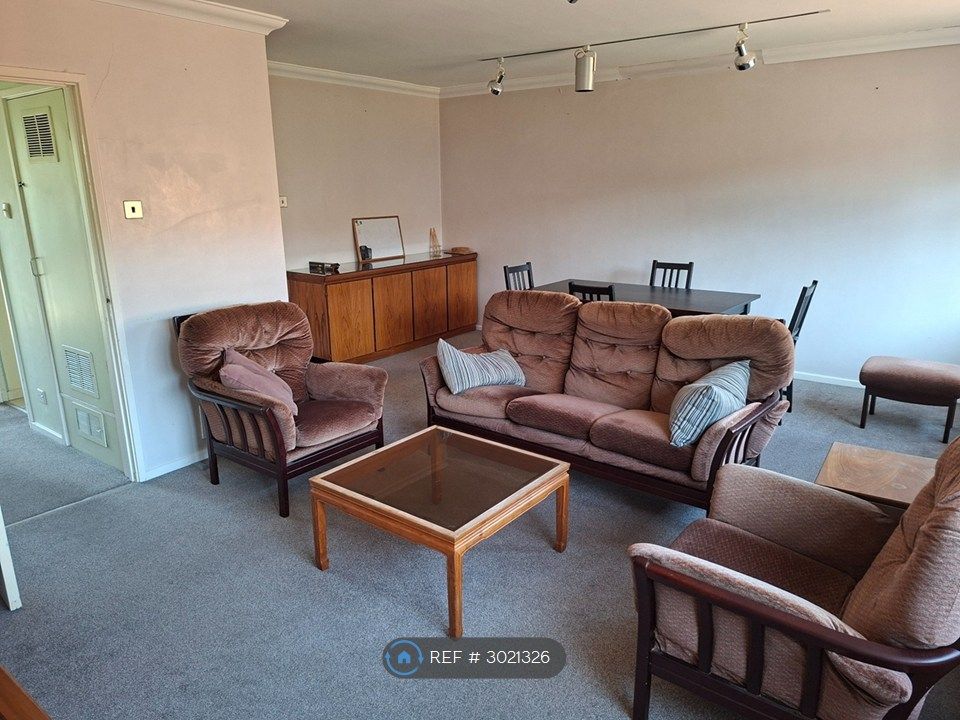 Property photo 2 of 18 Lounge / Diner