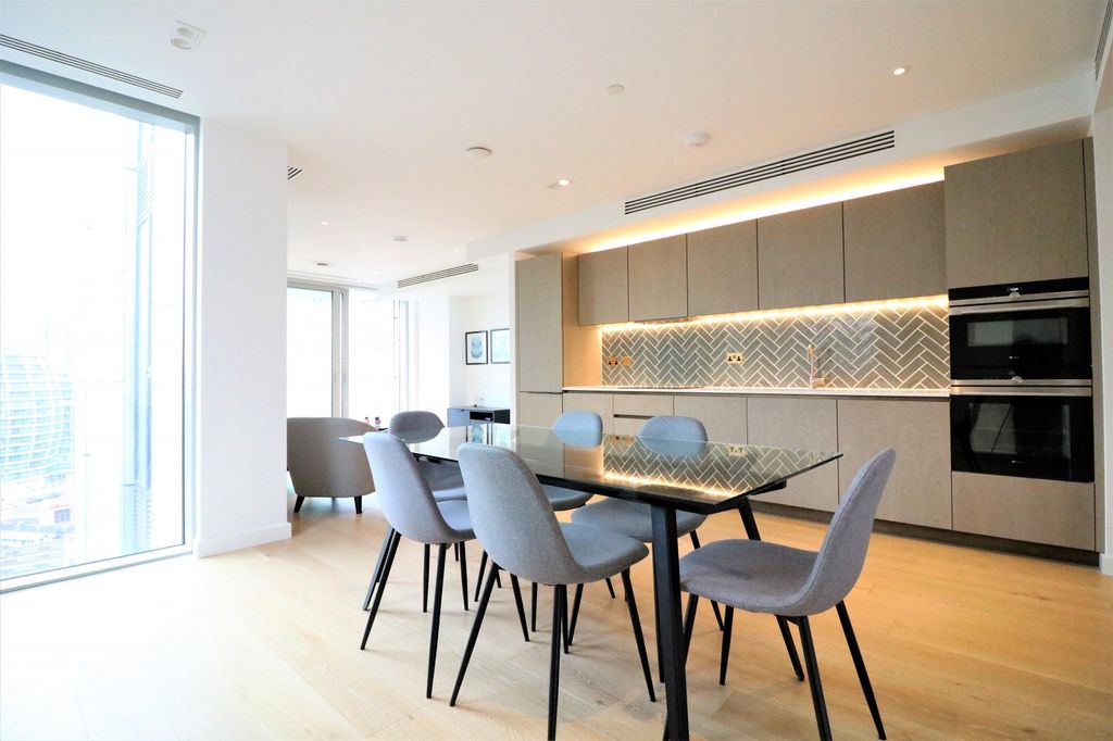 Property photo 3 of 16 Internal