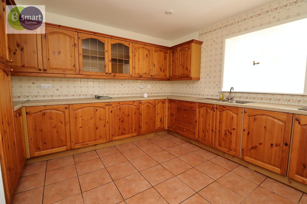 Property photo 2 of 16 Img_2932