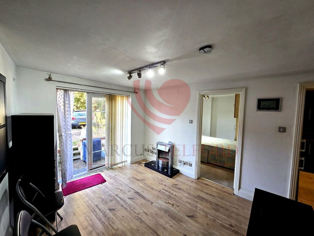Property photo 2 of 4