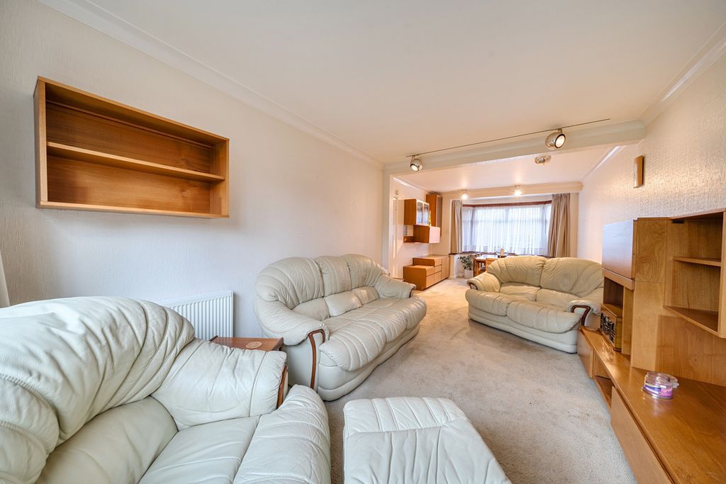 Property photo 2 of 28 1421028-7-69Aeef4...