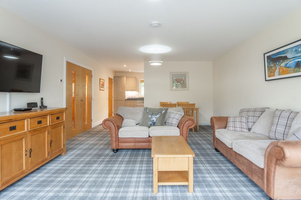 Property photo 2 of 44