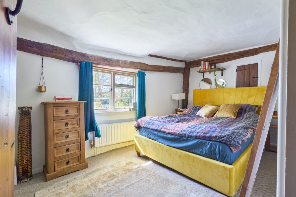 Property photo 3 of 15 46 Ditton Green 0704240021
