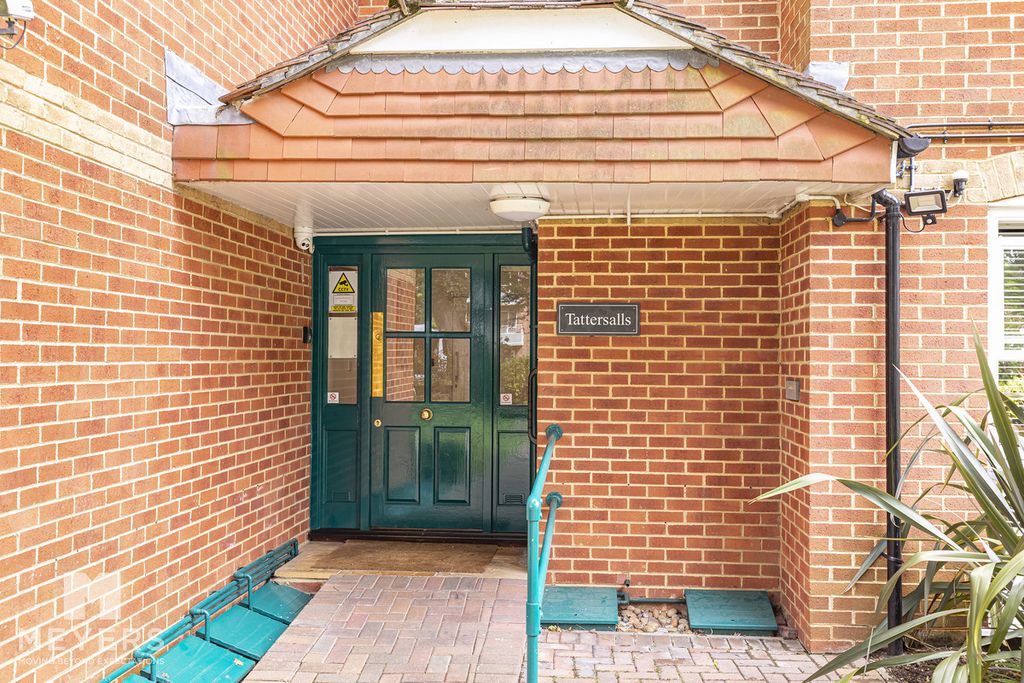 Property photo 2 of 12