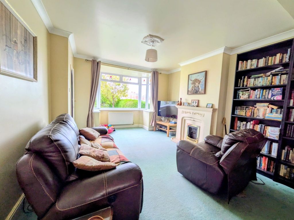 Property photo 2 of 15 57B2351B-32B9-452E-846B-3Fbe961Ad36E