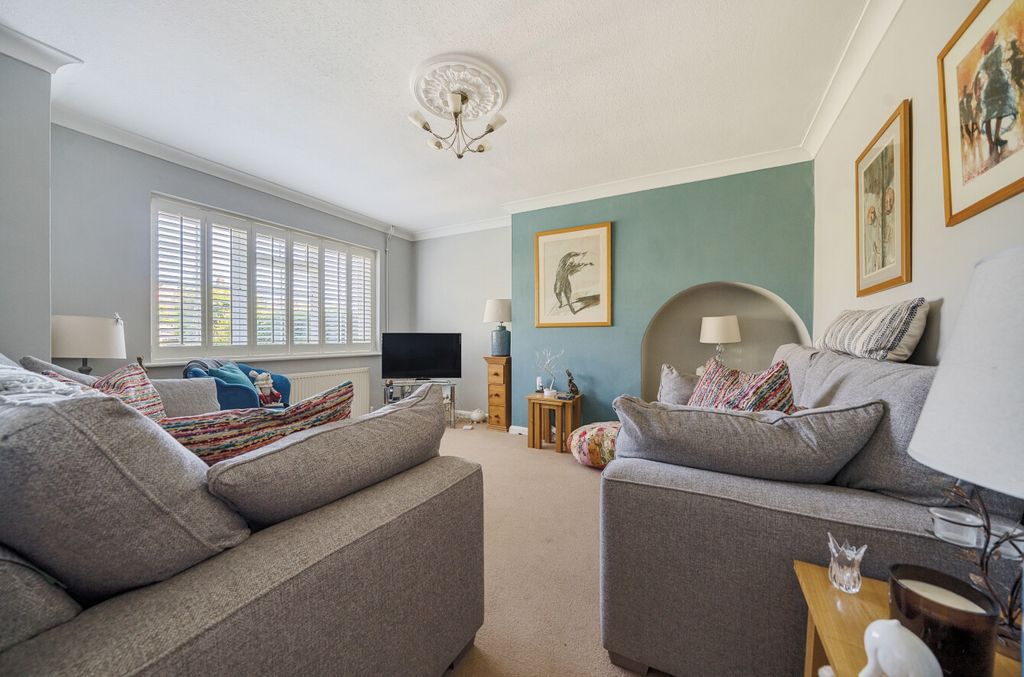 Property photo 2 of 20 2-681Dfa07A521E-1...