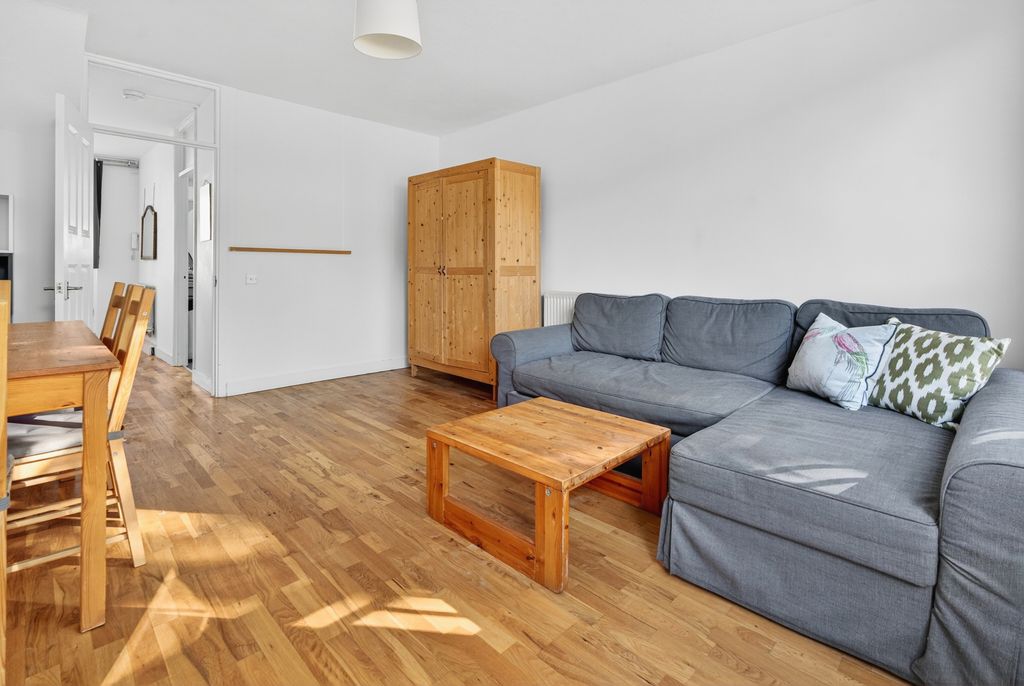Property photo 2 of 17 Picture No. 20