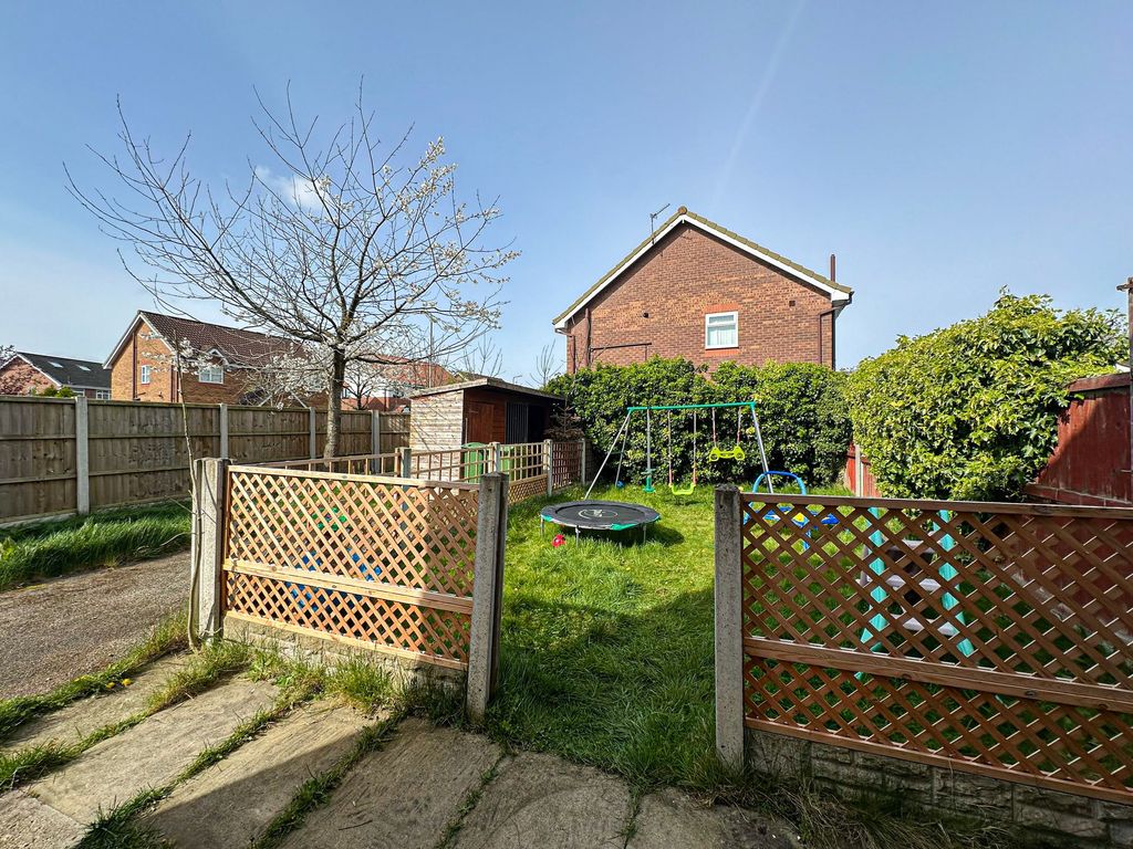 Property photo 3 of 12