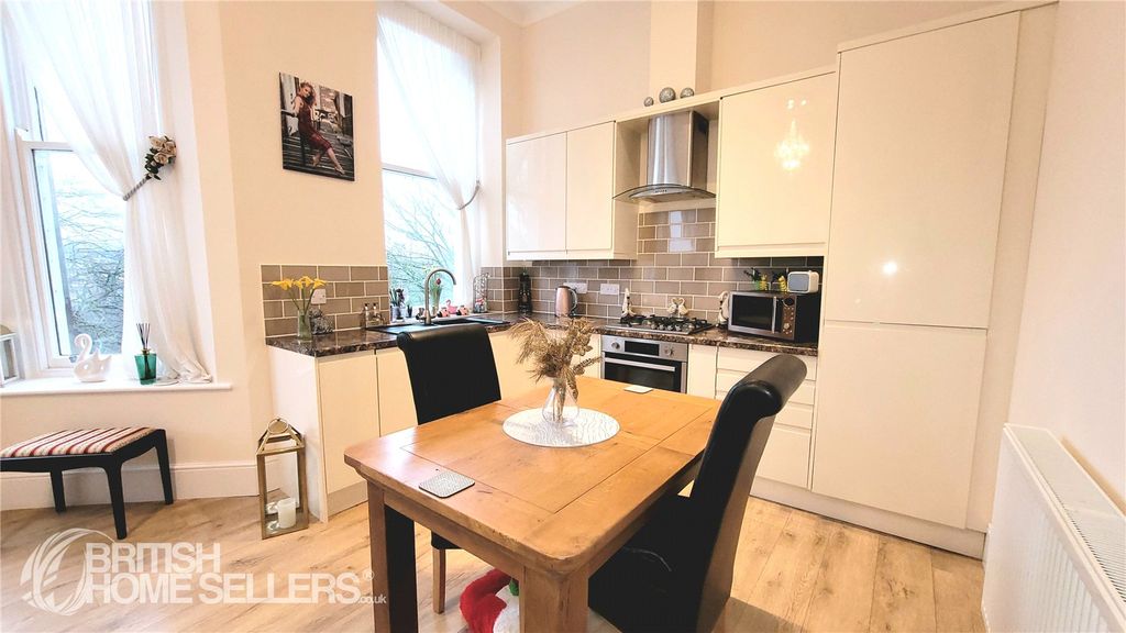 Property photo 3 of 10 Picture No. 13