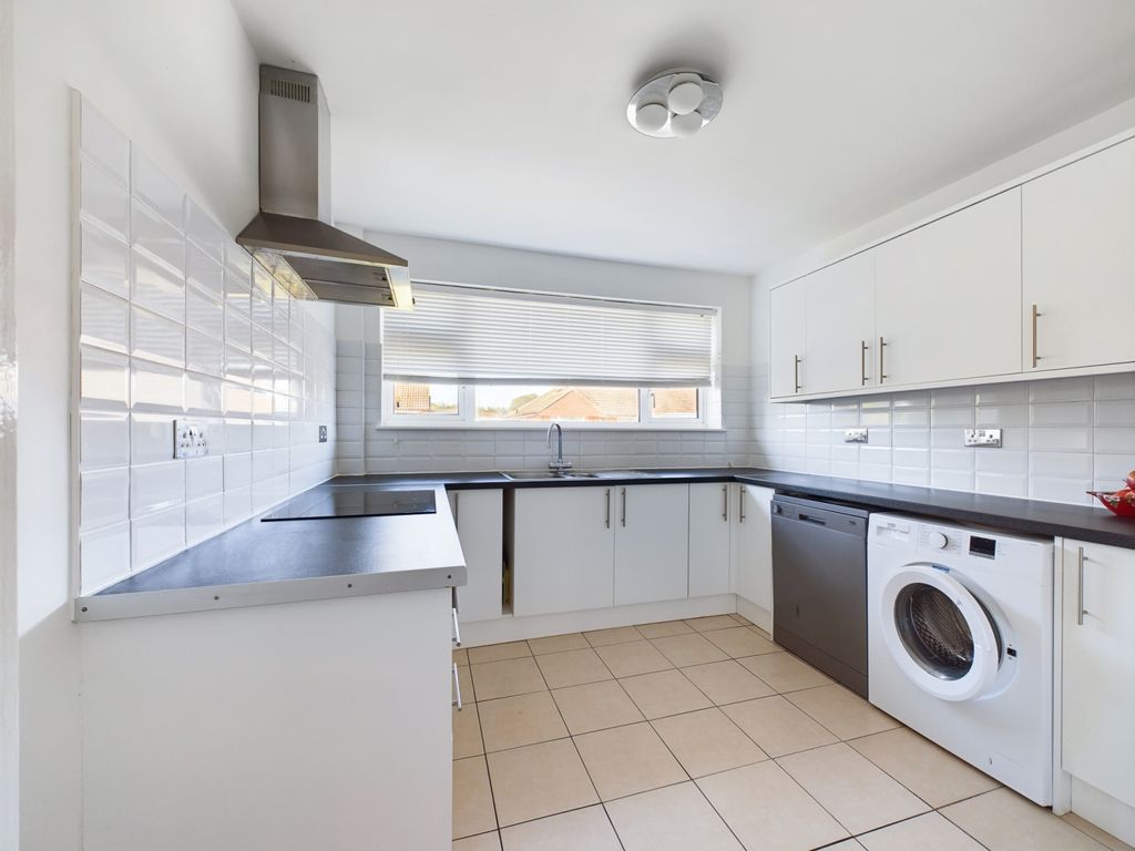 Property photo 3 of 9 Kitchen