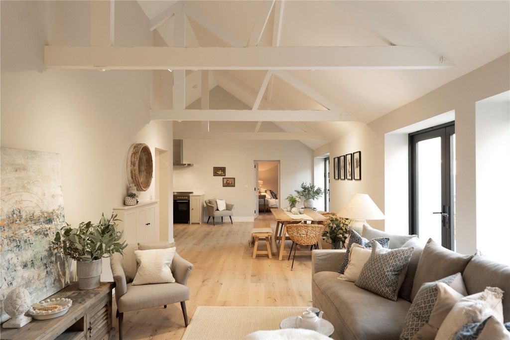 Property photo 3 of 24 Picture No. 33