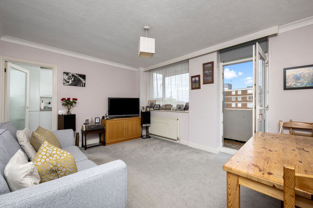 Property photo 3 of 13