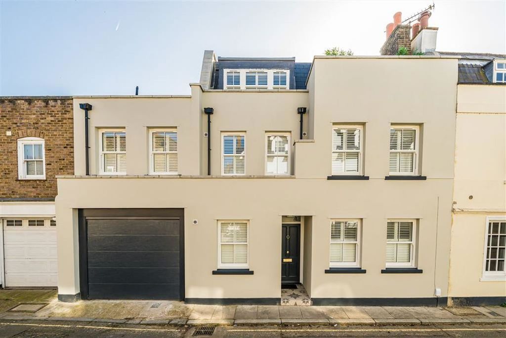 Property photo 2 of 11