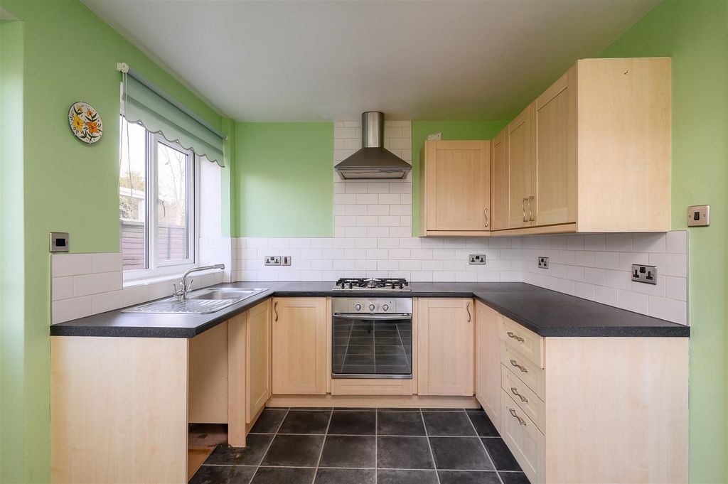 Property photo 2 of 14 Kitchen