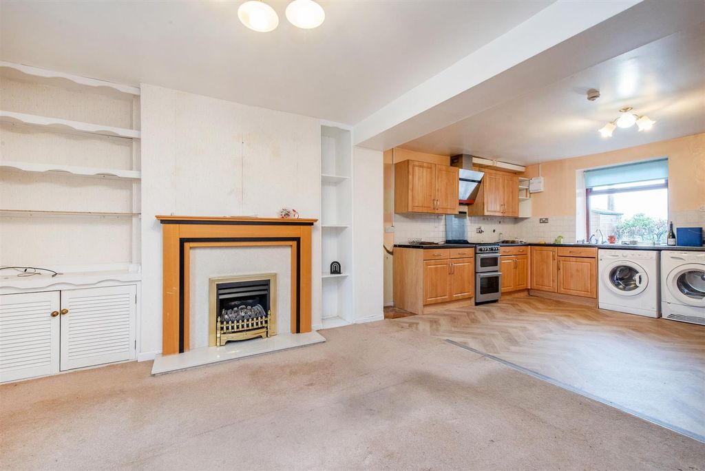 Property photo 2 of 14 Lounge/Kitchen/Diner