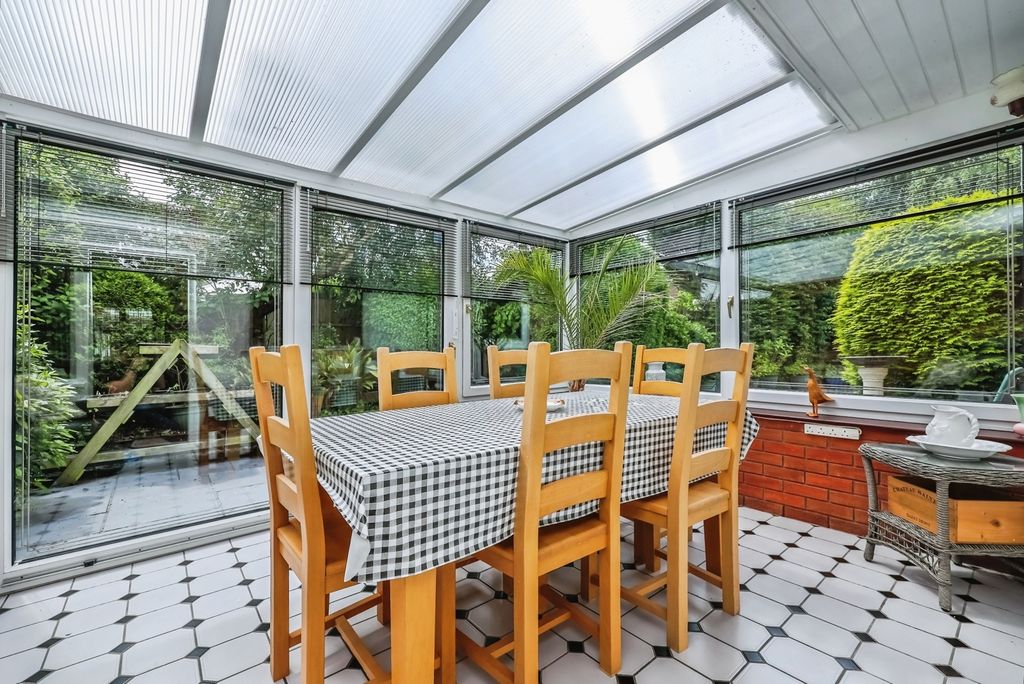 Property photo 3 of 20 Conservatory
