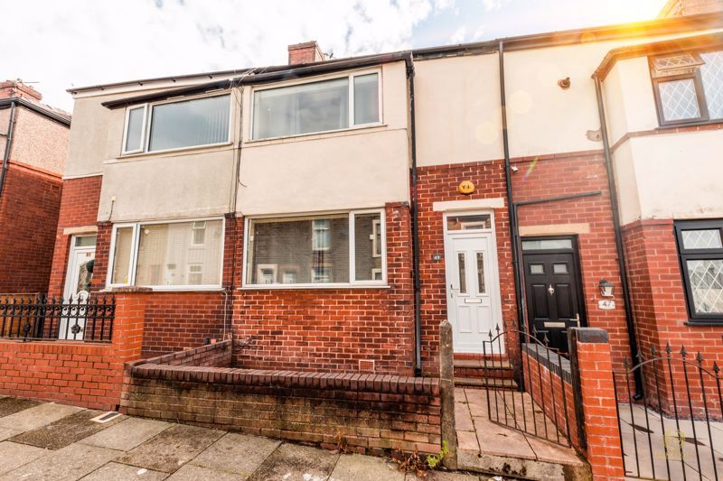 2 bed terraced house for sale Barnfield