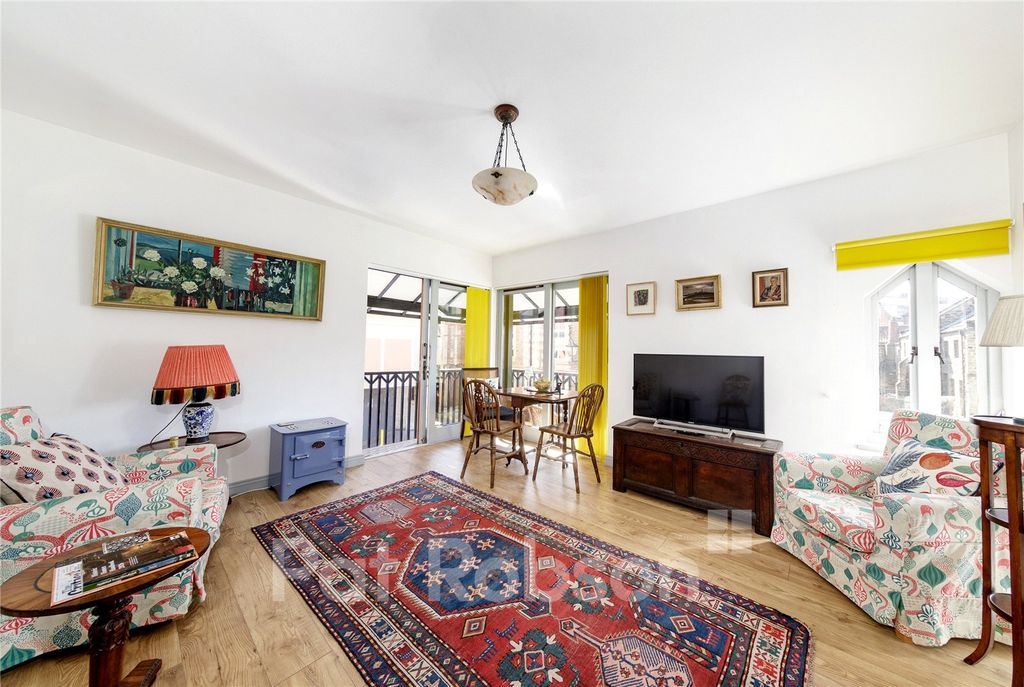 Property photo 3 of 15 Picture 3