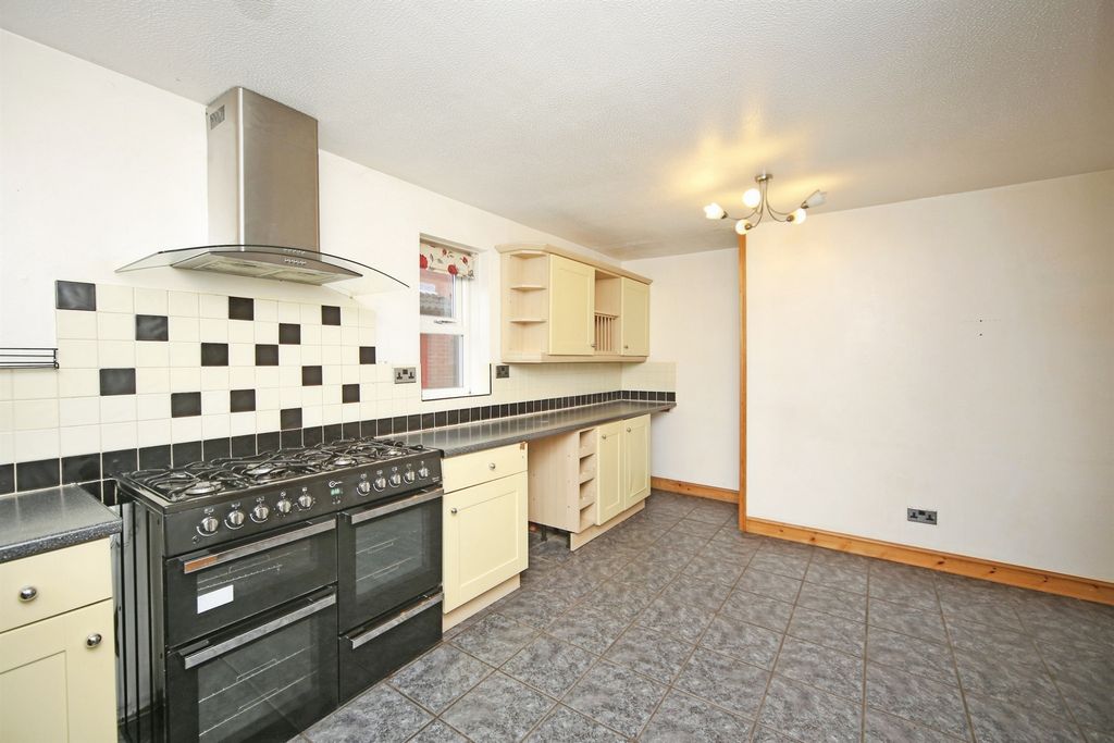 Property photo 3 of 38