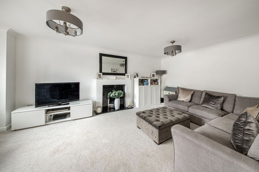 Property photo 3 of 26