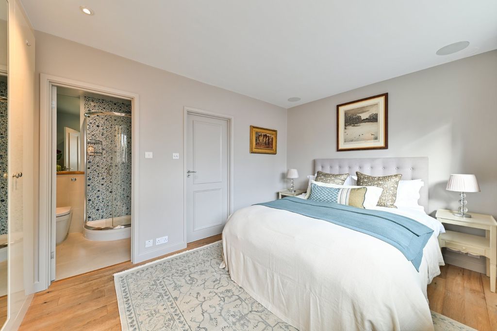 Property photo 3 of 15 Master Bedroom