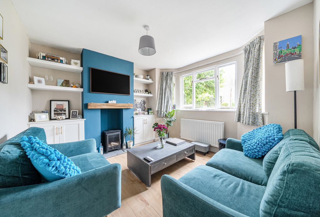 Property photo 2 of 12 1353619-11-68c1Be...
