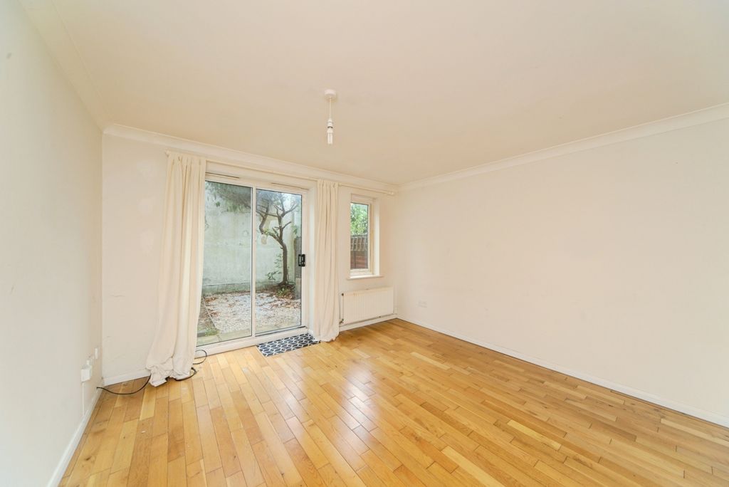 Property photo 2 of 15 Photo