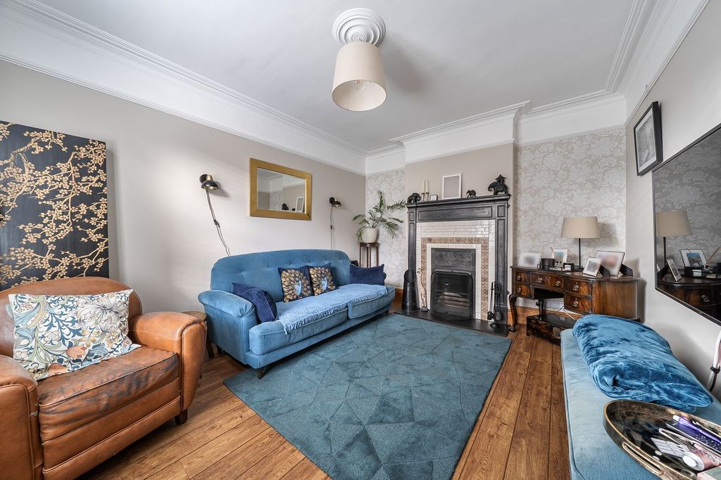 Property photo 2 of 19