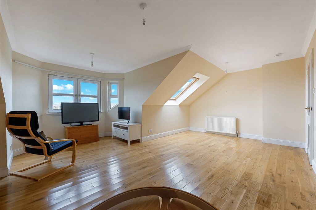 Property photo 2 of 21 Picture No. 05